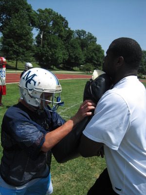 Jeremiah Trotter coaching at camp. 